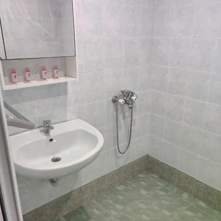 3 Zdrave Apartment Kazanlŭk