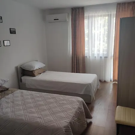 3 Zdrave * Kazanlŭk