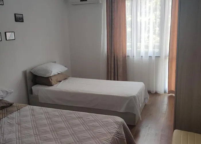 3 Zdrave * Kazanlŭk